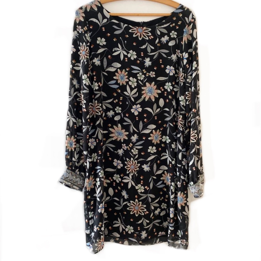 EUC. ESQUALO Floral Sheath Dress w/Beaded Cuff Detail